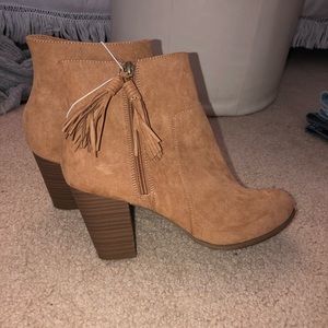 brown zip ankle boots